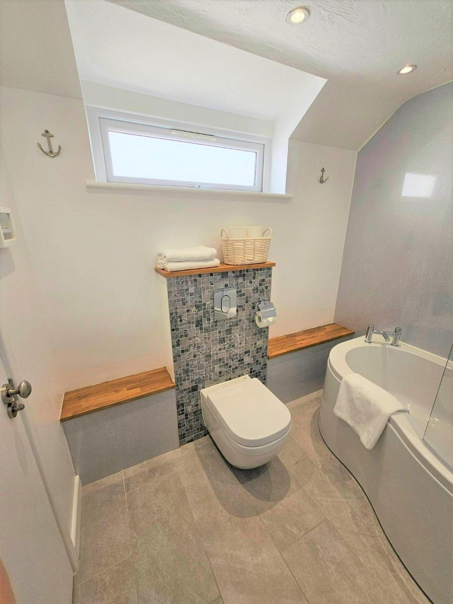 Bosun'S Cottage Luxury Stay In The Heart Of Town Weymouth Exterior photo